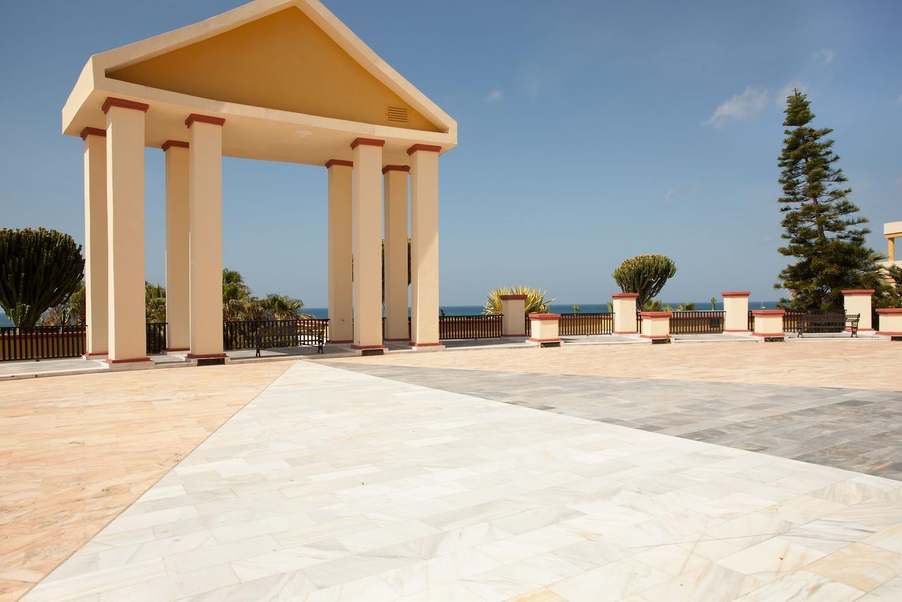 Varios Apartamentos Romana Playa Elviria Marbella Bagian luar foto