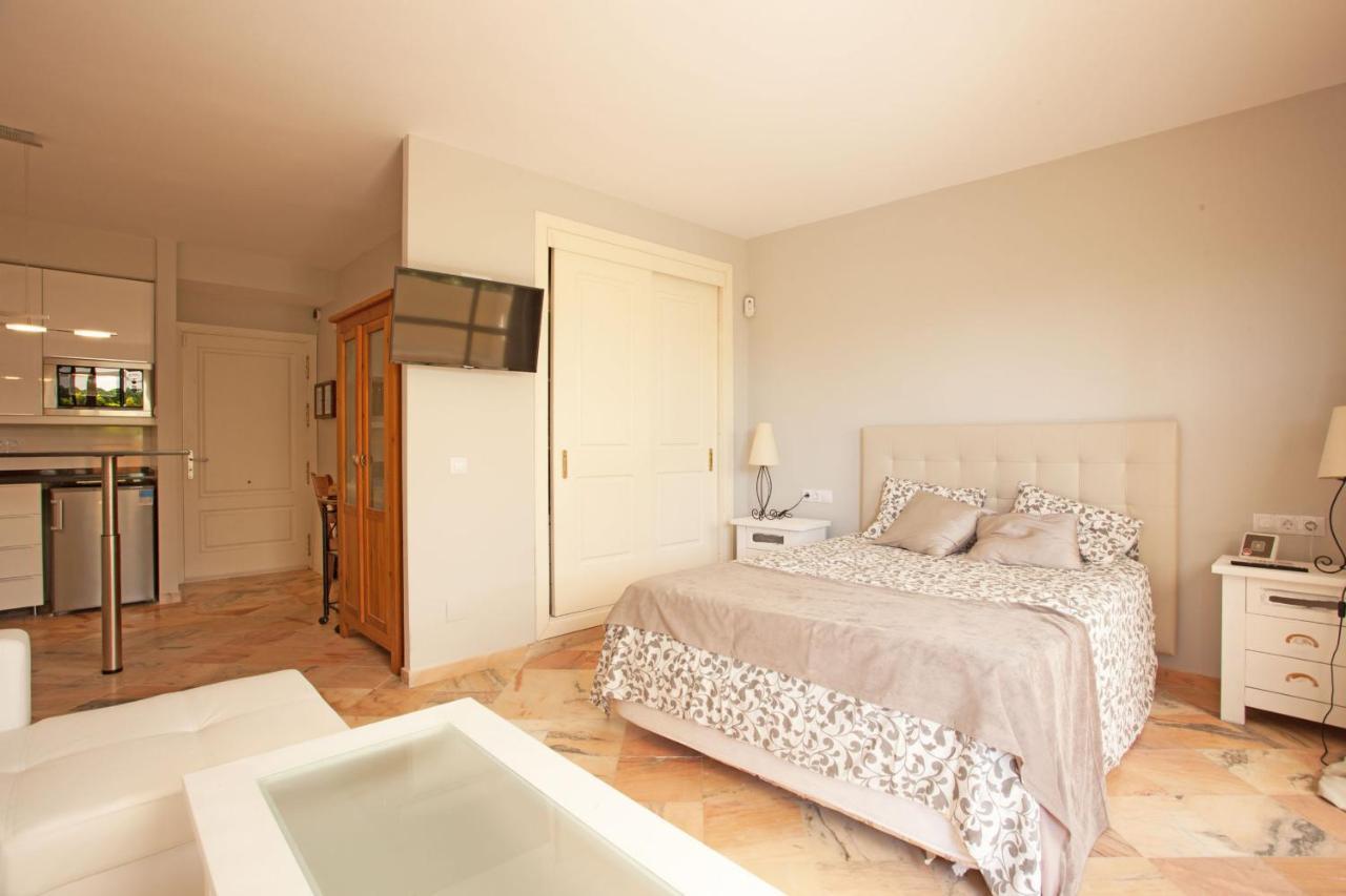 Varios Apartamentos Romana Playa Elviria Marbella Bagian luar foto