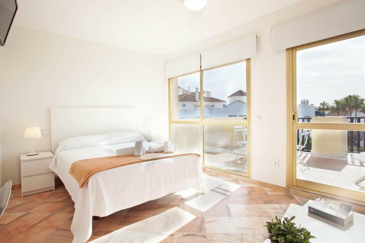 Varios Apartamentos Romana Playa Elviria Marbella Bagian luar foto